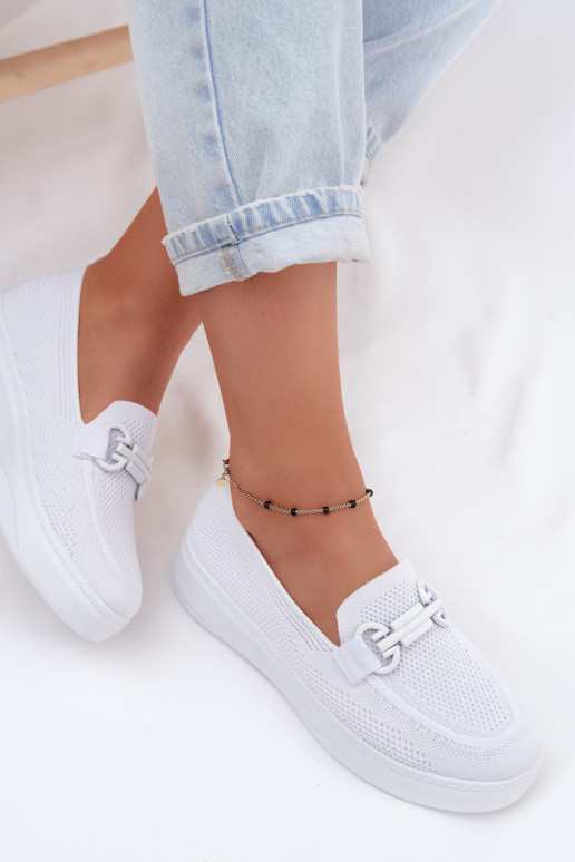  chaussures Féminin avec une plateforme avec des ornements couleur blanche Freshy