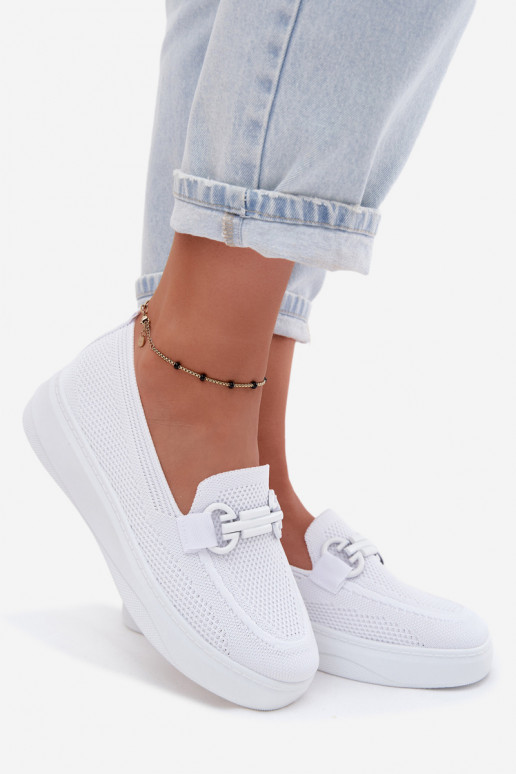  chaussures Féminin avec une plateforme avec des ornements couleur blanche Freshy