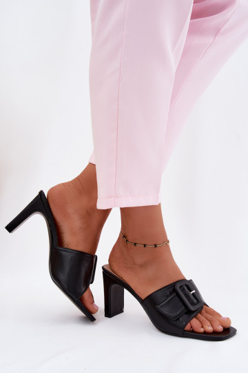 Chaussons pour femmes avec talons, ornements et boucles en noir Vinceza 22-20159