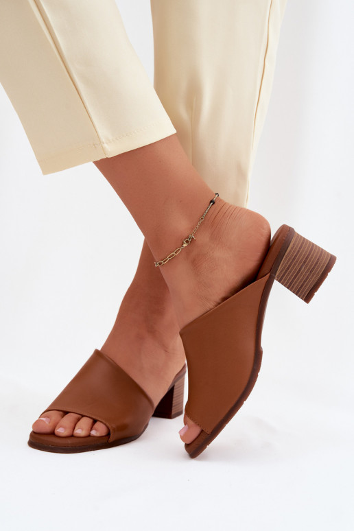 Pantoufles en cuir Féminin avec des talons Il fautciejka E7395-29 marron