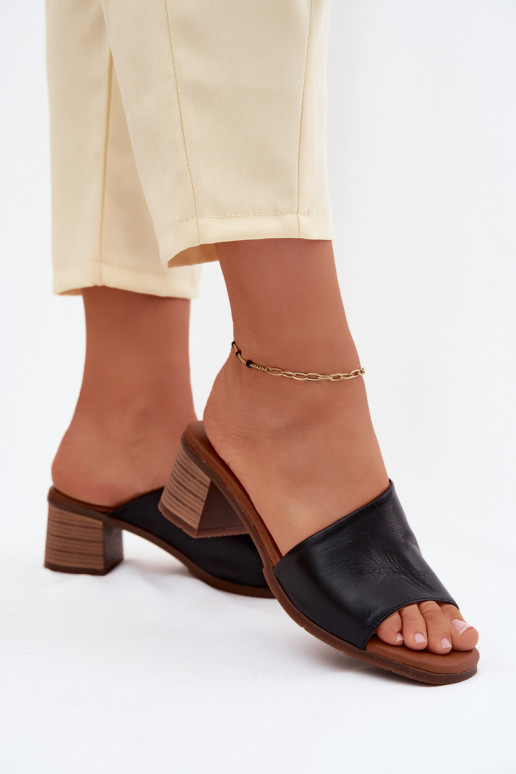 Pantoufles en cuir Féminin avec des talons Il fautciejka E7395-01 couleur noire