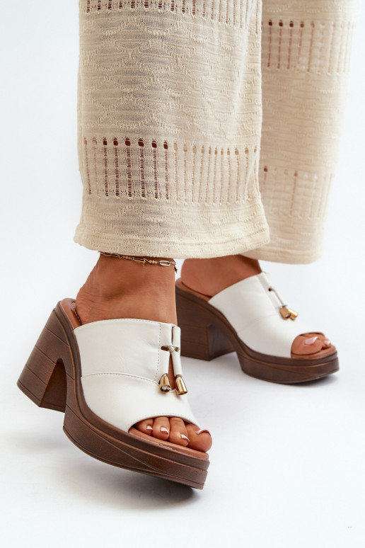 Pantoufles pour femmes en cuir écologique avec une plateforme I Klocku couleur blanche Dafira