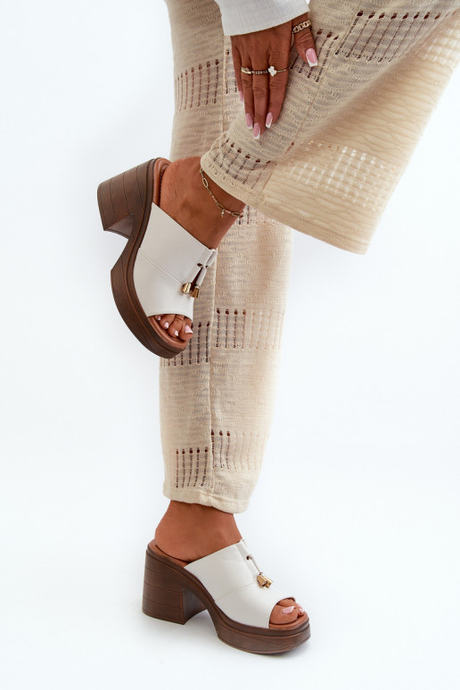 Chaussons en cuir synthétique pour femmes à plateforme de couleur blanche Dafira