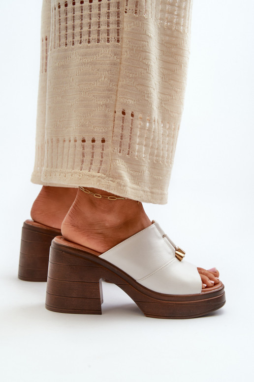 Pantoufles pour femmes en cuir écologique avec une plateforme I Klocku couleur blanche Dafira