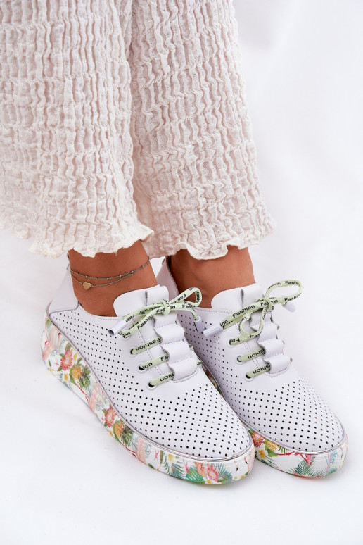 Peau chaussures avec une plateforme avec des écrits Artiker 54C1807 Blanc-couleur verte
