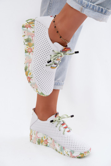 Peau chaussures avec une plateforme Artiker 58C0598 couleur blanche
