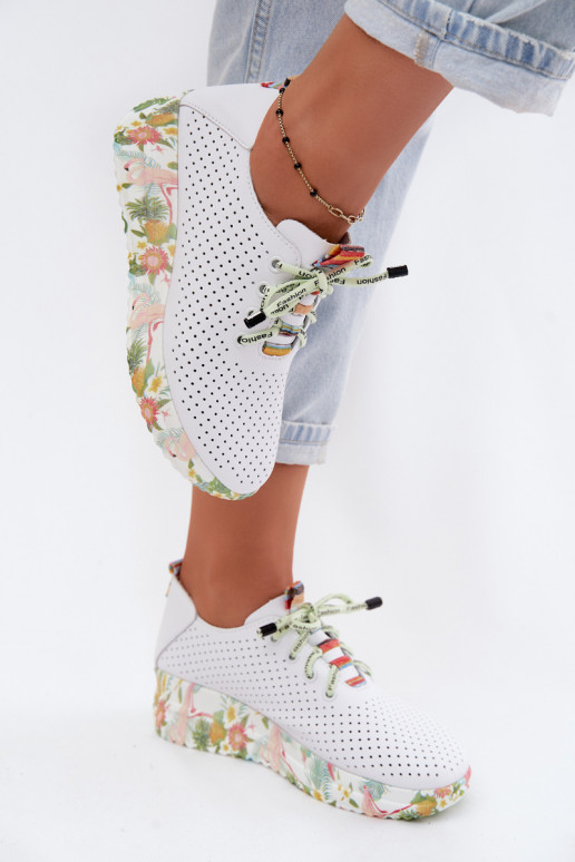 Peau chaussures avec une plateforme Artiker 58C0598 couleur blanche