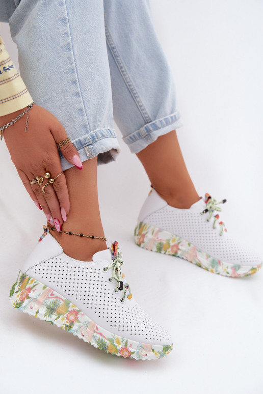 Peau chaussures avec une plateforme Artiker 58C0598 couleur blanche