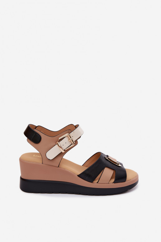 Sandales pour femmes Féminin avec une plateforme avec des bandes Artiker 58C0316 beige-couleur noire