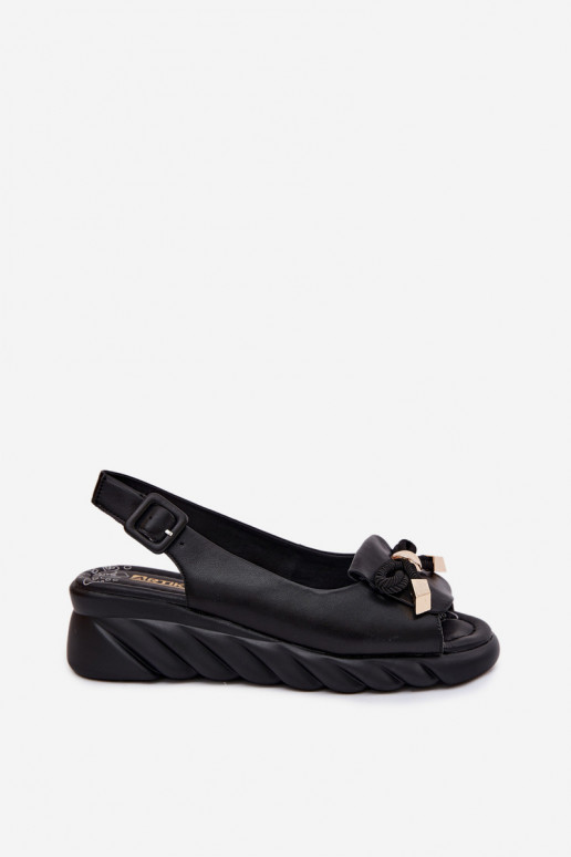 Sandales pour femmes Féminin avec une plateforme avec des ornements Artiker 58C0055 couleur noire