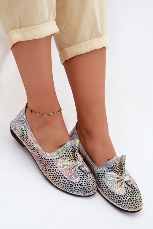 Ballerines en cuir avec éléments découpés et rubans Artiker 58C3481 dans différentes couleurs