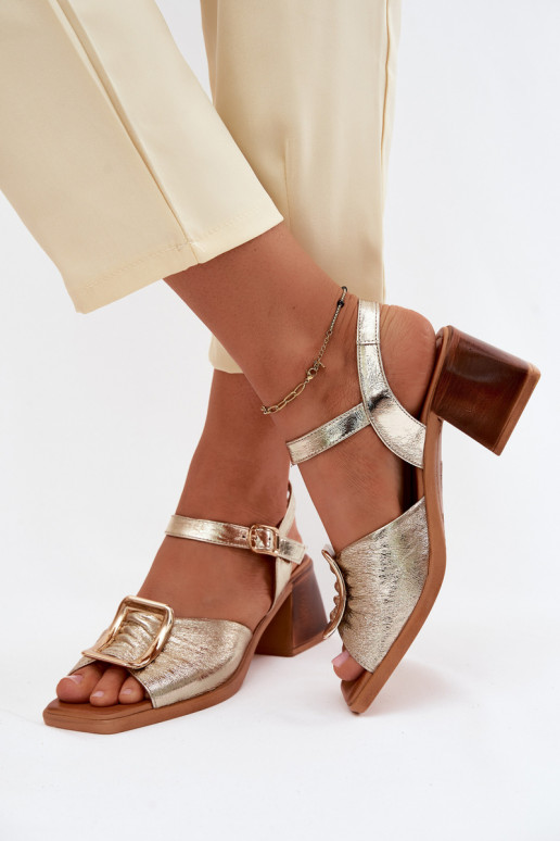 Sandales pour femmes Féminin avec des talons avec boucles Artiker 58C2033 couleur dorée
