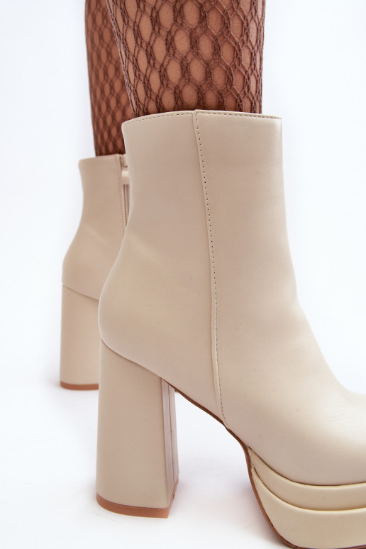 Féminin Bottes Dans un poste élevé et plateforme couleur ivoire Sandstra