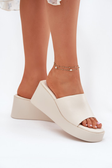 Chaussons ivoire à plateforme en simili cuir Obenae 2
