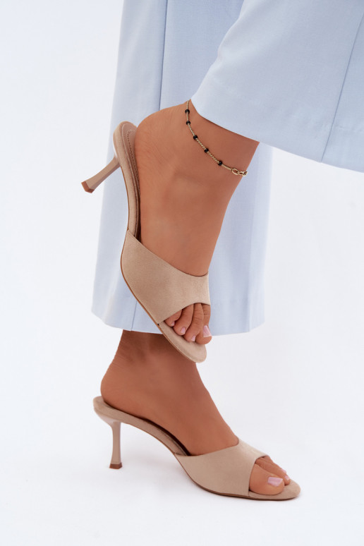Chaussons en daim synthétique sable avec talons fins Melissea