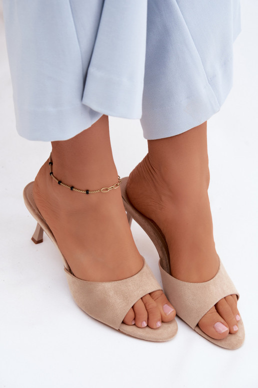 Chaussons en daim synthétique sable avec talons fins Melissea