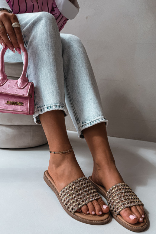 Chaussons bruns avec détails brillants Fendi