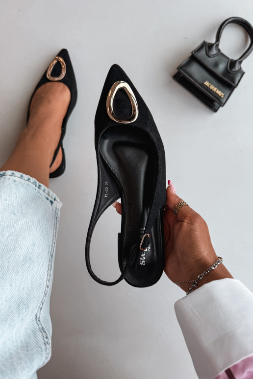 Sandales pour femmes avec un talon large et des ornements de couleur noire par Sparkle