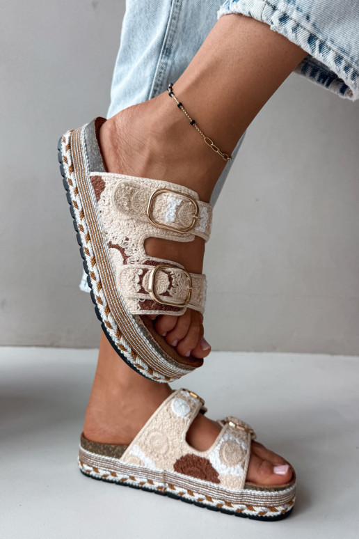 Chaussons crochetés Glimma avec plateforme et boucles couleur sable