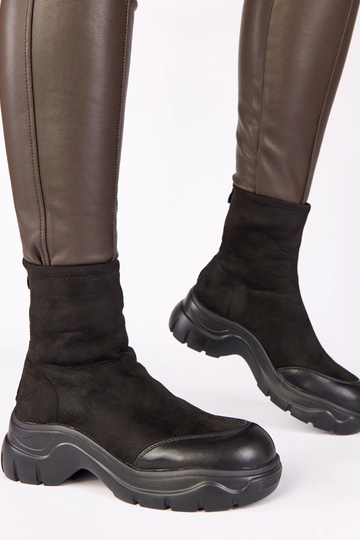 Bottines noires en daim synthétique avec semelle épaisse Alana 2