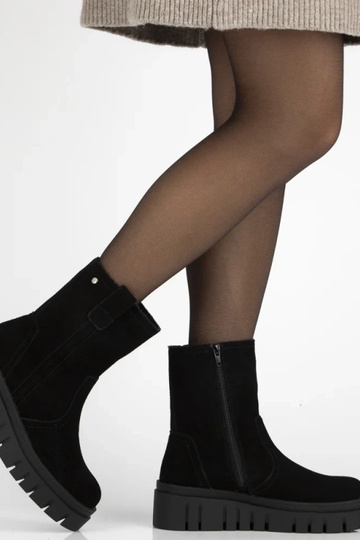 Bottines noires en daim naturel sur un petit talon léger Richa 2