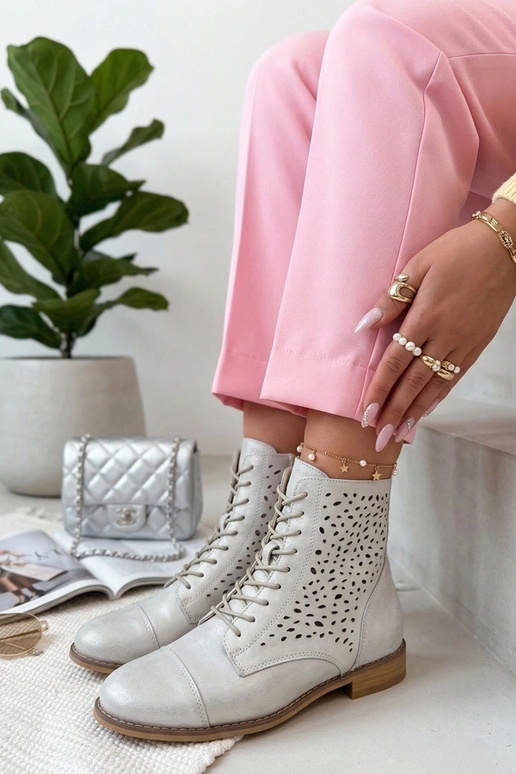 Bottines en cuir perforées grises Cambell