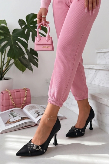 Escarpins noirs avec une boucle décorative Aeliana 2