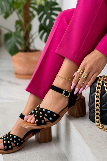 Sandales noires sur un talon décorées de strass Lucy