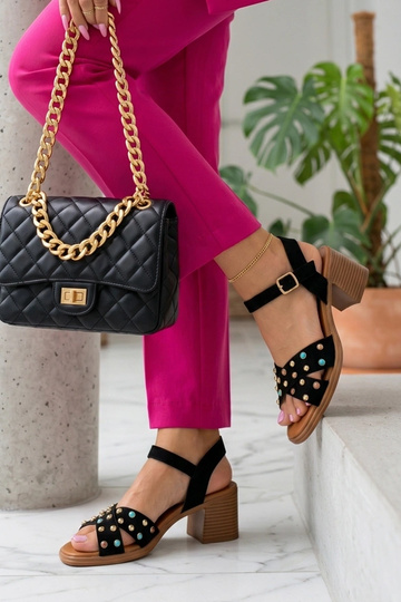 Sandales noires sur un talon décorées de strass Lucy 2