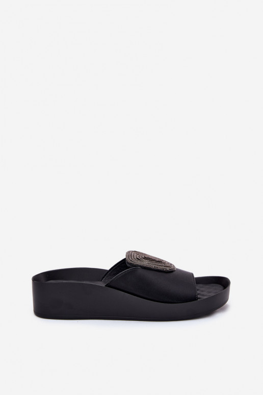 Chaussons en cuir noirs pour femmes avec ornements KV51-028