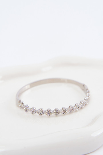 Bracelet argenté pour femme avec des pierres scintillantes 2