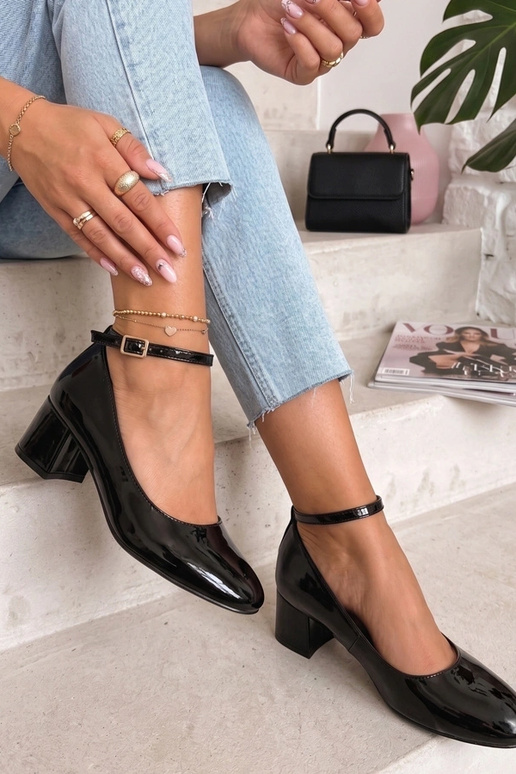 Sandales à talon en cuir verni noir Ella