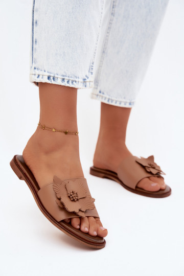 Chaussons en cuir pour femmes avec ornements Zazoo 40477 couleur cappuccino 2