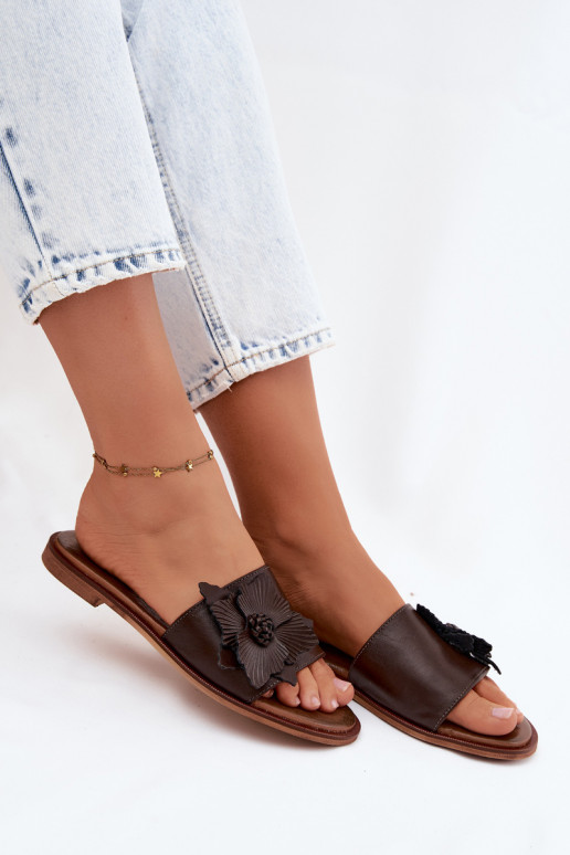 Chaussons en cuir pour femmes avec ornements Zazoo 40477 couleur chocolat