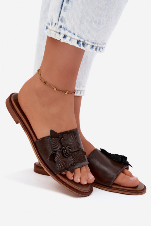 Chaussons en cuir pour femmes avec ornements Zazoo 40477 couleur chocolat