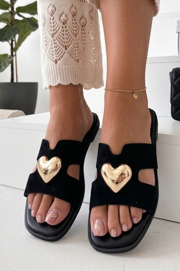 Chaussons noirs ornés d'un cœur doré Lucrezia