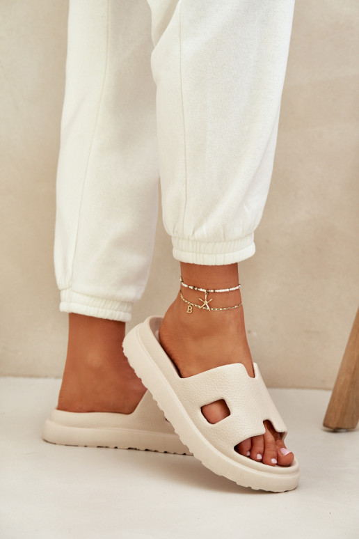 Chaussons ivoire légers avec découpes Neladith