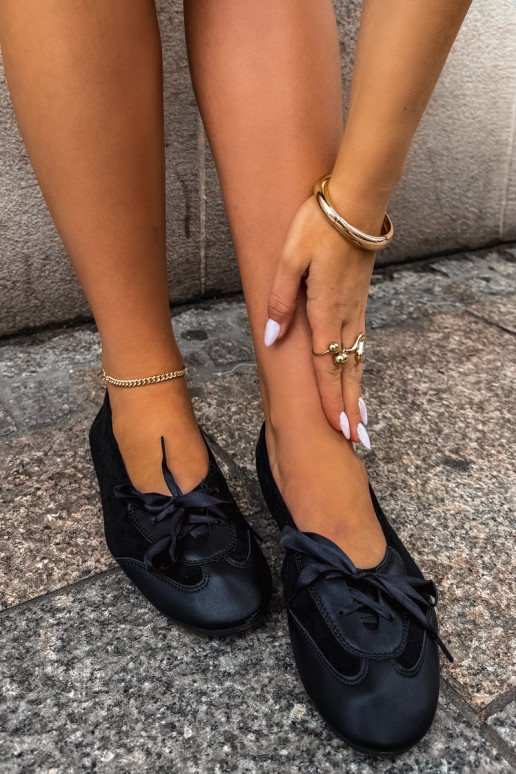 Ballerines sportives noires avec détails élégants Peonia