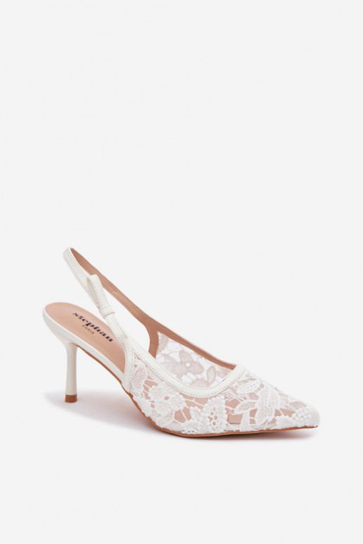 Sandales pour femmes avec des talons fins avec de la dentelle couleur blanche Pelivelle