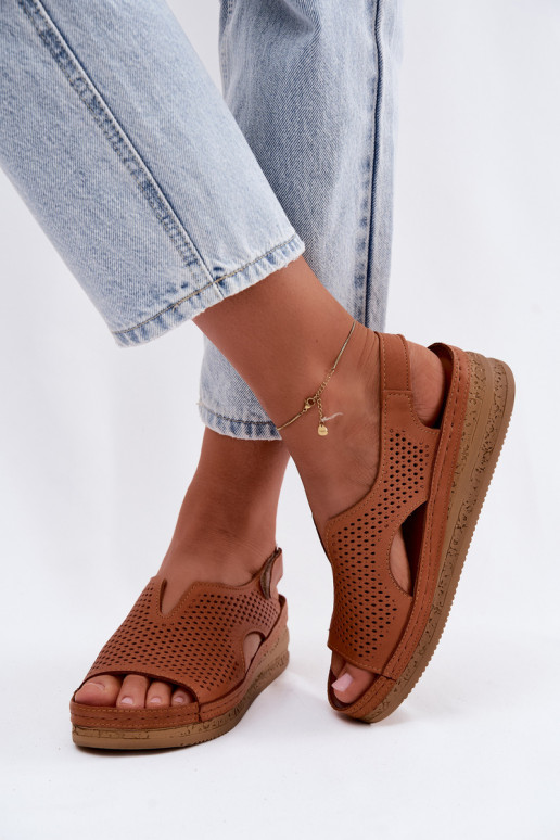 Sandales perforées pour femmes brunes avec plateforme Tai turiciejka L4494-29
