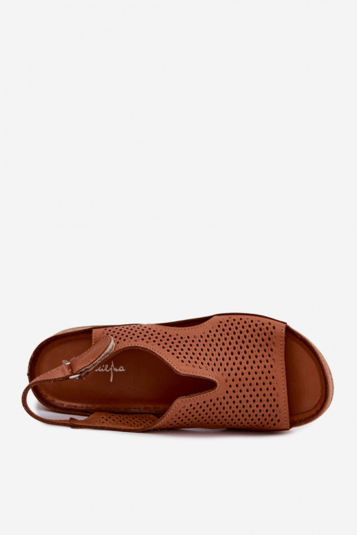Sandales perforées pour femmes brunes avec plateforme Tai turiciejka L4494-29