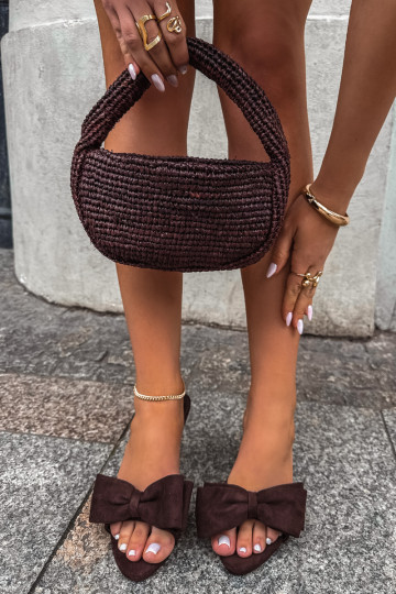 Chaussons pour femmes à talons fins et nœuds en suédine chocolat Tai turignolia 2