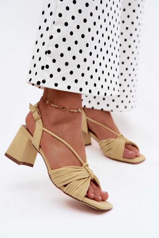 Sandales pour femmes avec brides et talons en jaune Taffina