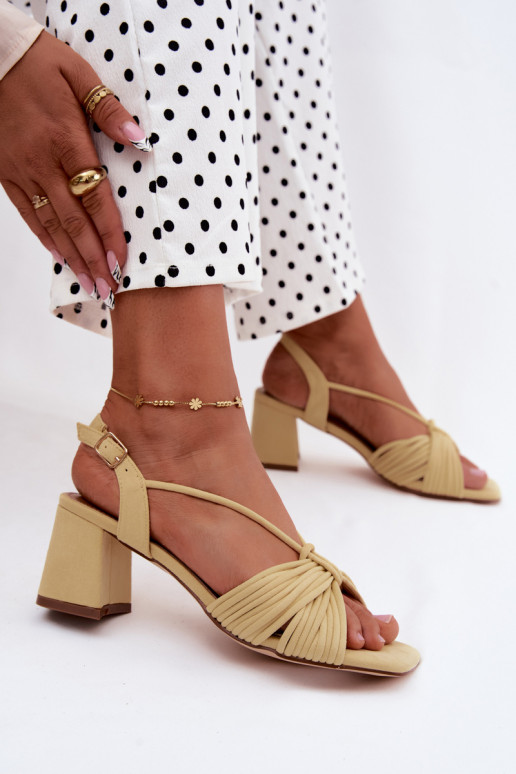 Sandales pour femmes avec brides et talons en jaune Taffina