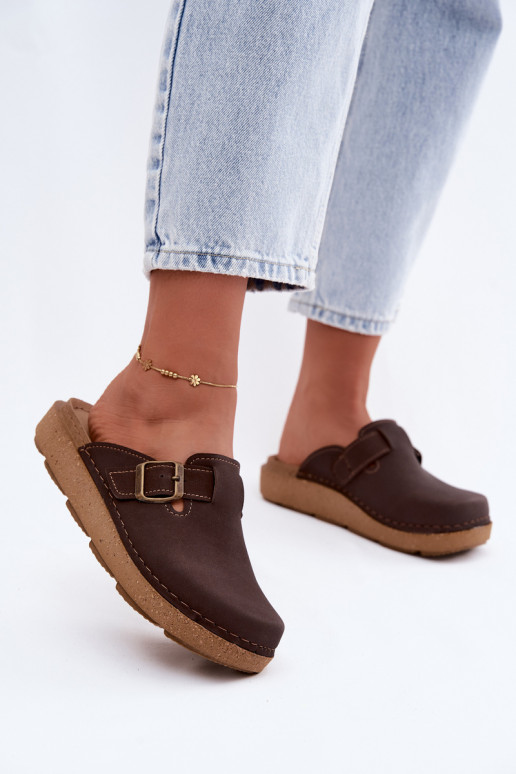 Chaussons avec boucles Inblu, couleur chocolat