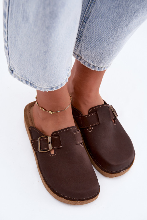 Chaussons avec boucles Inblu, couleur chocolat