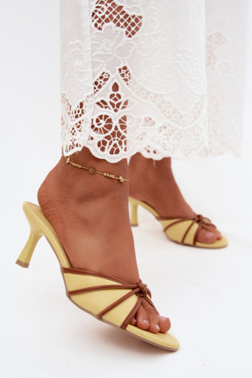 Chaussons pour femmes avec talons fins en simili cuir jaune Orchidia 2