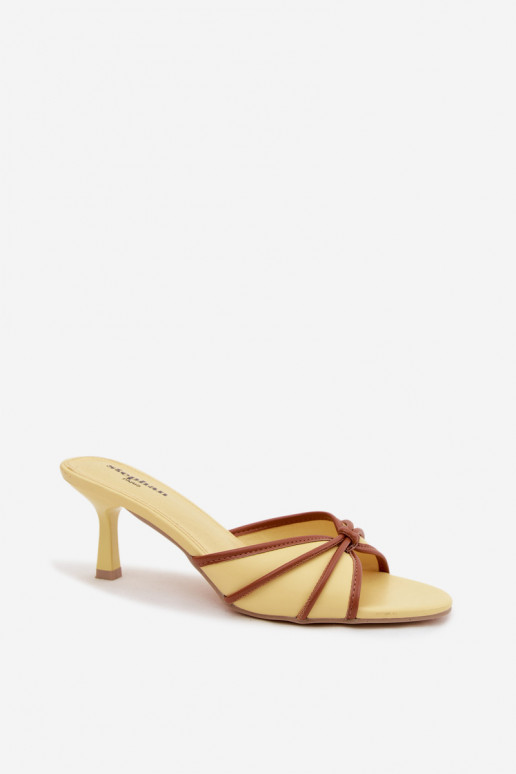 Chaussons pour femmes avec talons fins en simili cuir jaune Orchidia