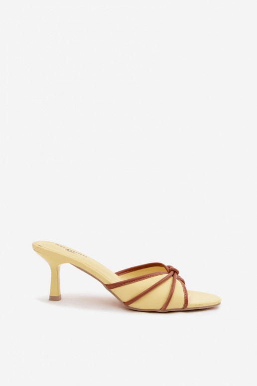 Chaussons pour femmes avec talons fins en simili cuir jaune Orchidia