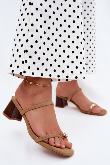 Chaussons pour femmes avec talons et détails dorés en couleur kaki Verbena
